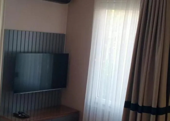 Ebru Evleri ıçmeler Merkeze Ve Plaja Yakın