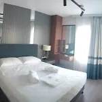 Ebru Evleri Icmeler Merkeze Ve Plaja Yakin Marmaris
