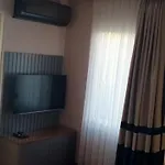 Ebru Evleri Icmeler Merkeze Ve Plaja Yakin