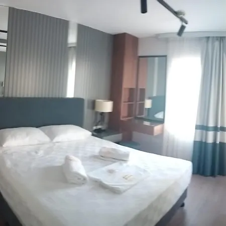 Ebru Evleri Icmeler Merkeze Ve Plaja Yakin Marmaris