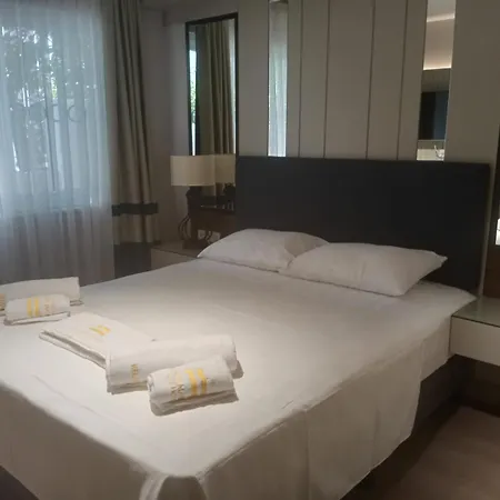 Ebru Evleri Icmeler Merkeze Ve Plaja Yakin Lägenhet Marmaris