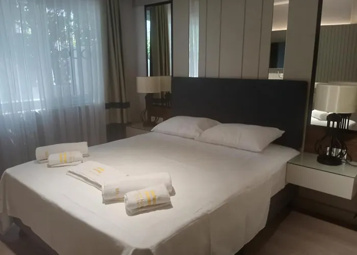 Ebru Evleri Icmeler Merkeze Ve Plaja Yakin Lägenhet Marmaris