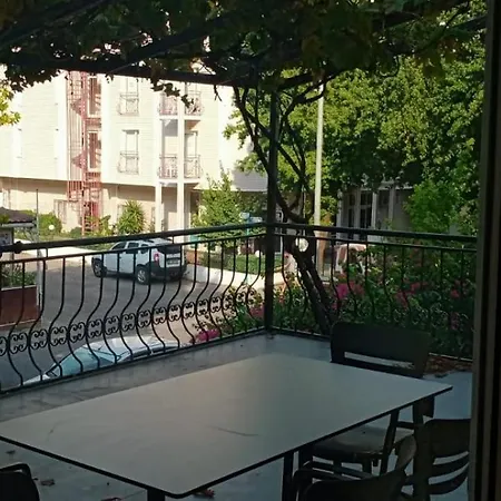 Ebru Evleri Icmeler Merkeze Ve Plaja Yakin Marmaris